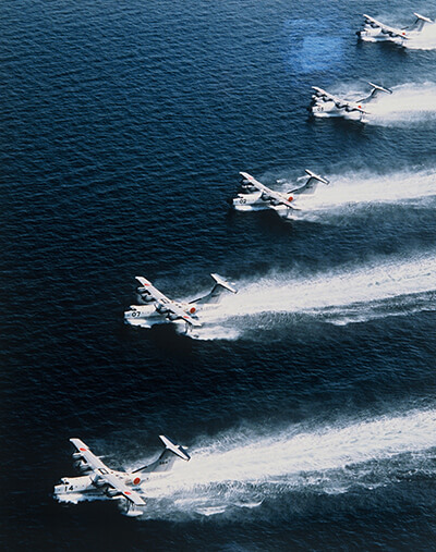 PS-1 is taxiing on the water