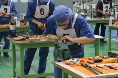 社内技能競技会：宝塚工場における競技（機械組立仕上）