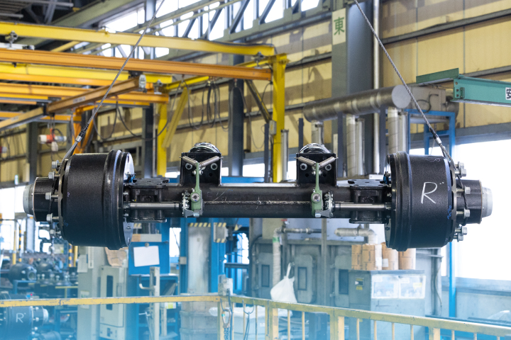 国内唯一 トレーラ用車軸を自社設計・製造