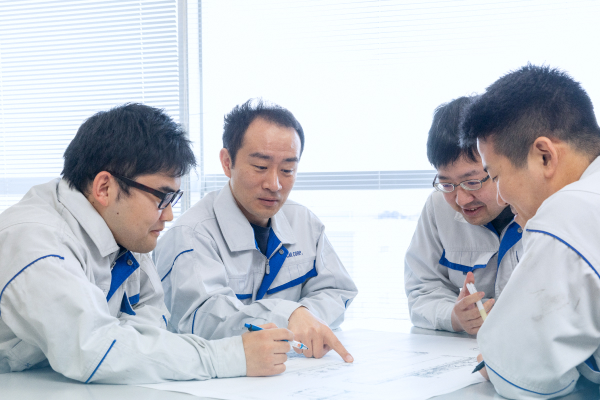 開発・設計業務の様子