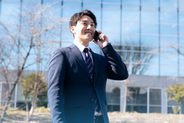 営業・打ち合わせの様子